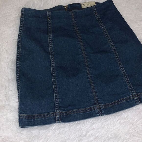Free People Denim Mini Pencil Skirt Size 6 - Picture 4 of 10